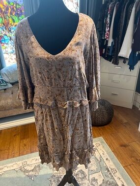 V-Neck Taupe Floral Ruffle Long Sleeve Dress